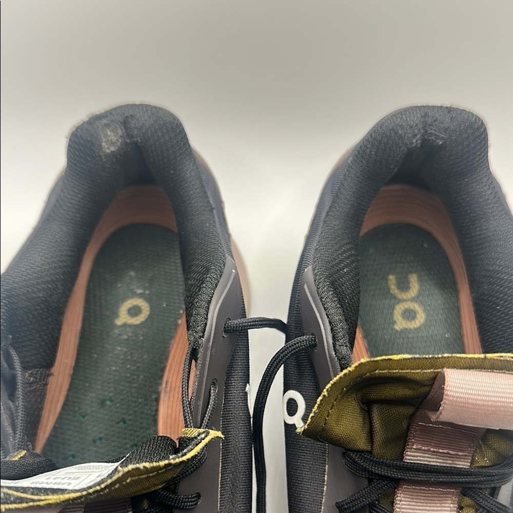 On Running Black and Green Athletic Shoes Streamlined Design - Picture 9 of 9